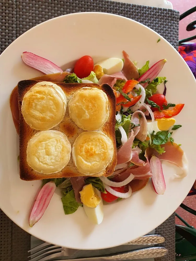 Salade de Chèvre Chaud